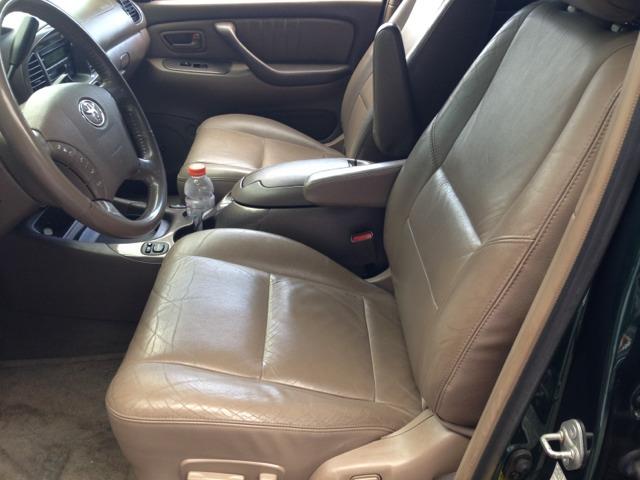 Toyota Sequoia SLT 25 SUV