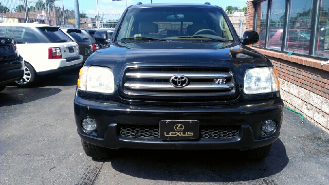 Toyota Sequoia 2004 photo 1
