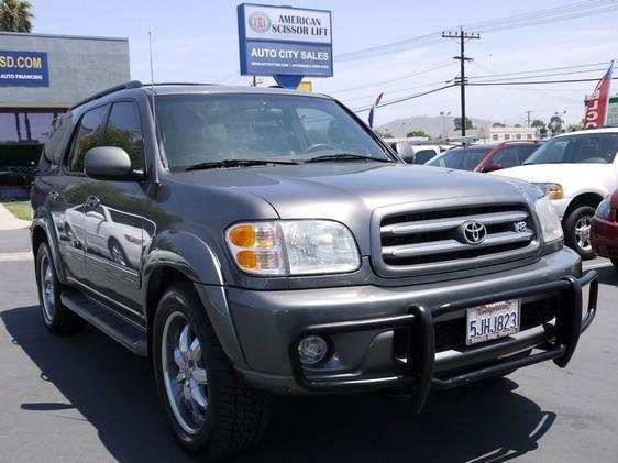 Toyota Sequoia 2004 photo 3