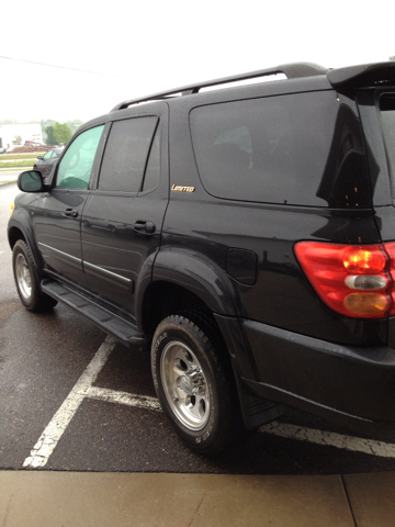 Toyota Sequoia 2004 photo 4