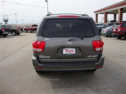 Toyota Sequoia 2005 photo 1