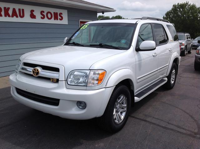 Toyota Sequoia 2005 photo 2