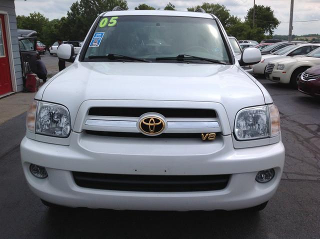 Toyota Sequoia 2005 photo 3