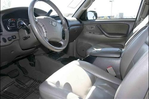 Toyota Sequoia 2005 photo 1