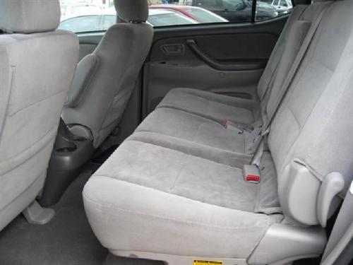 Toyota Sequoia 2005 photo 2