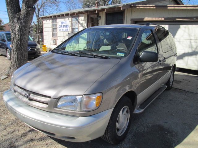 Toyota Sequoia 2005 photo 2