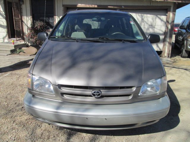 Toyota Sequoia 2005 photo 3