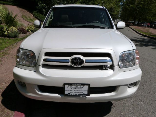 Toyota Sequoia 2005 photo 1