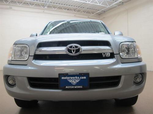 Toyota Sequoia 2005 photo 2