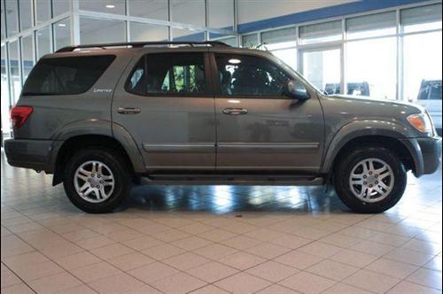 Toyota Sequoia 2005 photo 2