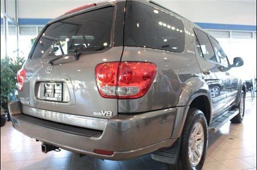 Toyota Sequoia 2005 photo 3