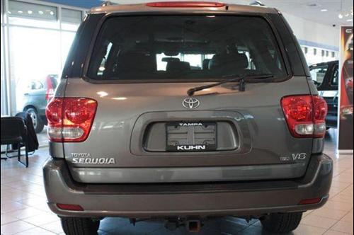 Toyota Sequoia 2005 photo 5