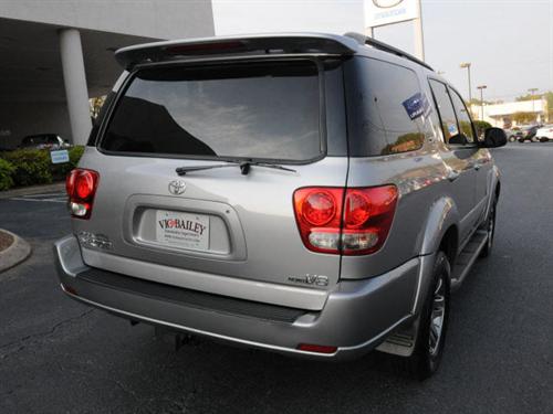 Toyota Sequoia 2005 photo 3