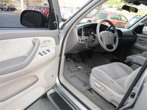 Toyota Sequoia 2005 photo 4