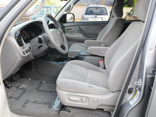 Toyota Sequoia 2005 photo 5