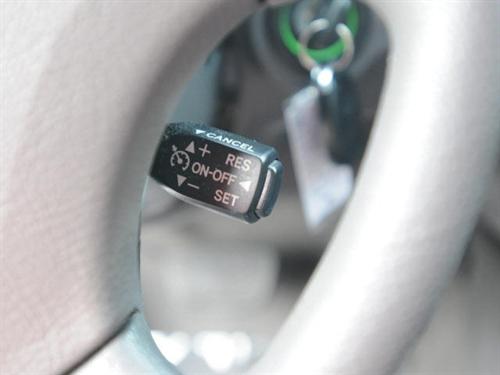 Toyota Sequoia 2005 photo 2