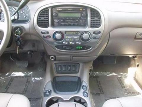 Toyota Sequoia 2005 photo 2