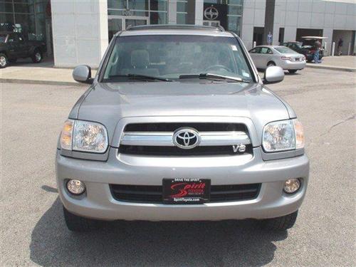 Toyota Sequoia 2005 photo 1