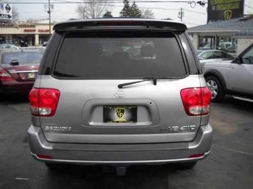 Toyota Sequoia 2005 photo 1