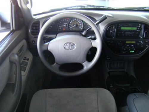 Toyota Sequoia 2005 photo 4