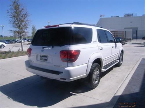 Toyota Sequoia 2005 photo 3