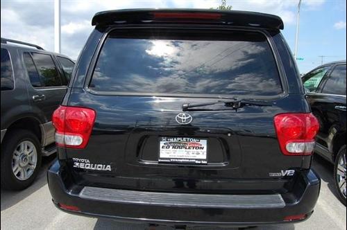 Toyota Sequoia 2005 photo 2