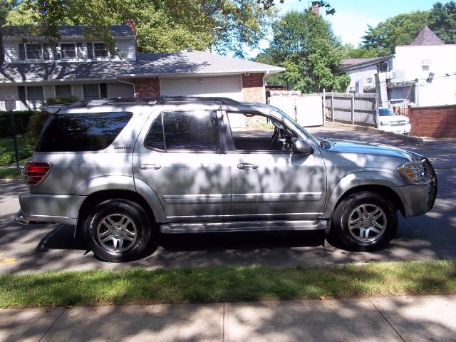 Toyota Sequoia 2005 photo 4