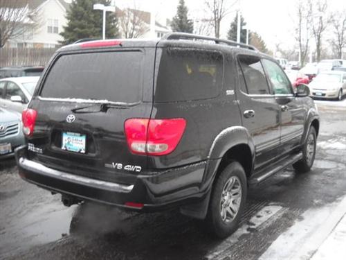 Toyota Sequoia 2005 photo 2