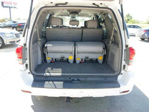 Toyota Sequoia 2005 photo 4