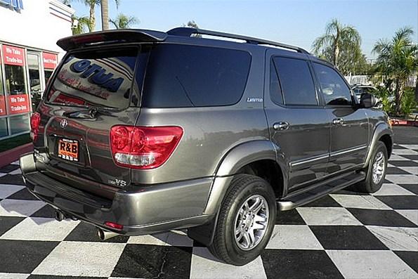 Toyota Sequoia 2005 photo 3