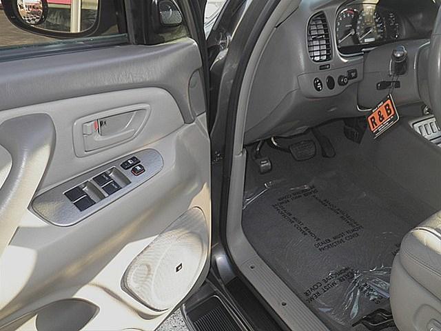 Toyota Sequoia 2005 photo 5