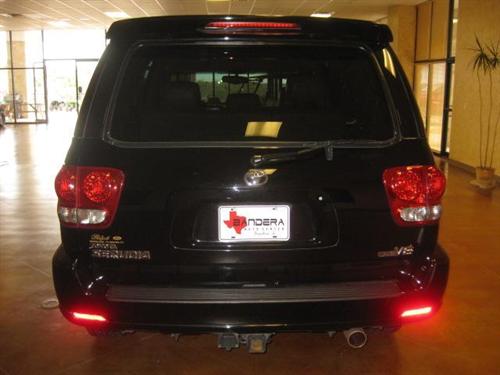 Toyota Sequoia 2005 photo 1