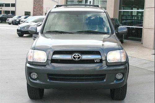 Toyota Sequoia 2005 photo 3