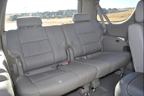 Toyota Sequoia 2005 photo 2