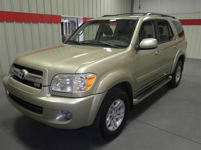 Toyota Sequoia 2005 photo 2