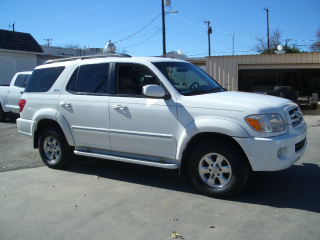 Toyota Sequoia 2005 photo 1