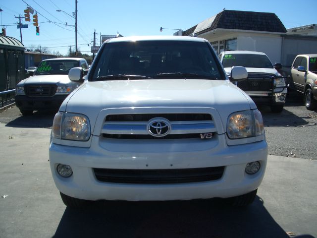 Toyota Sequoia 2005 photo 3
