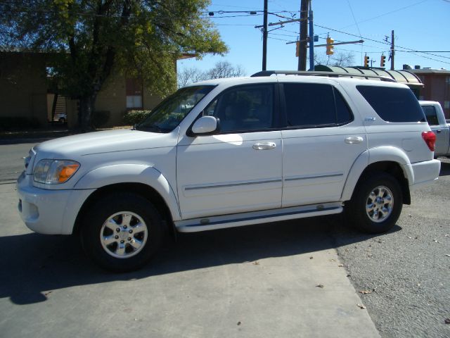 Toyota Sequoia 2005 photo 4