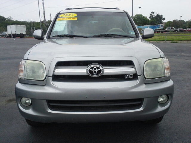 Toyota Sequoia 2005 photo 3