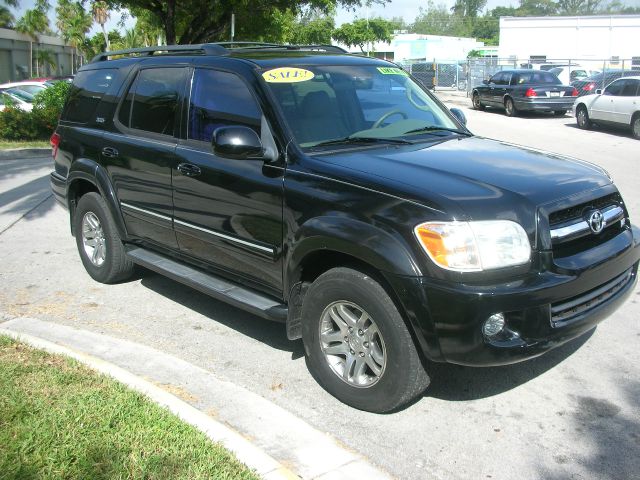 Toyota Sequoia 2005 photo 1
