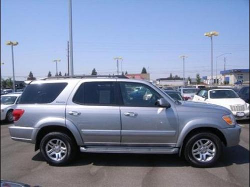 Toyota Sequoia 2005 photo 1