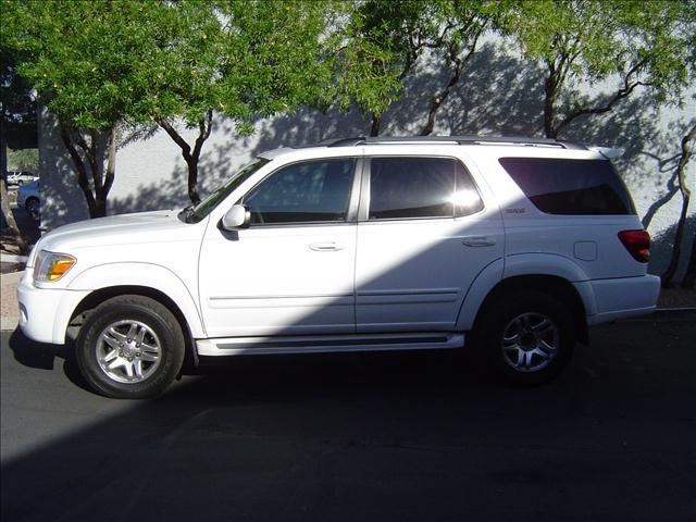 Toyota Sequoia 2005 photo 1
