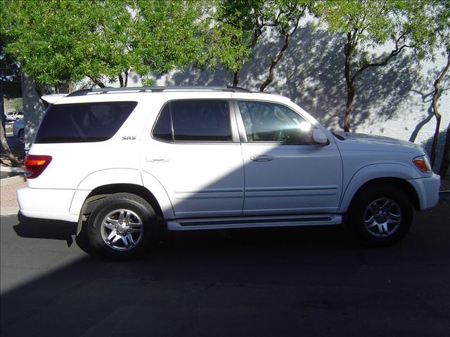 Toyota Sequoia 2005 photo 3