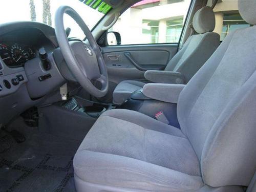 Toyota Sequoia 2005 photo 1