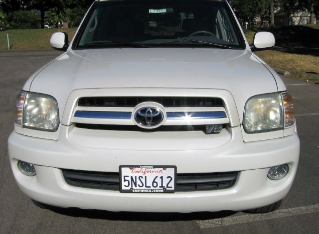 Toyota Sequoia 2005 photo 1