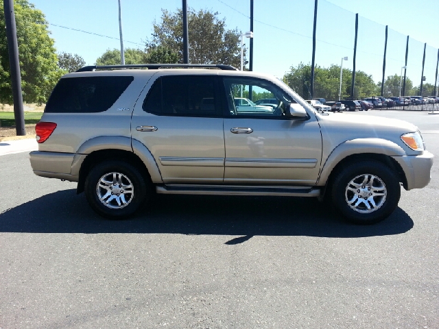 Toyota Sequoia 2005 photo 2