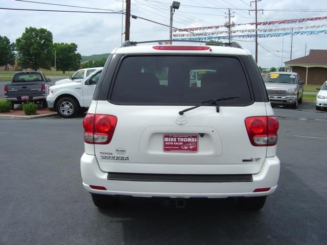 Toyota Sequoia 2006 photo 5