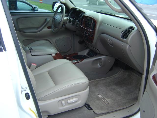 Toyota Sequoia 2006 photo 7