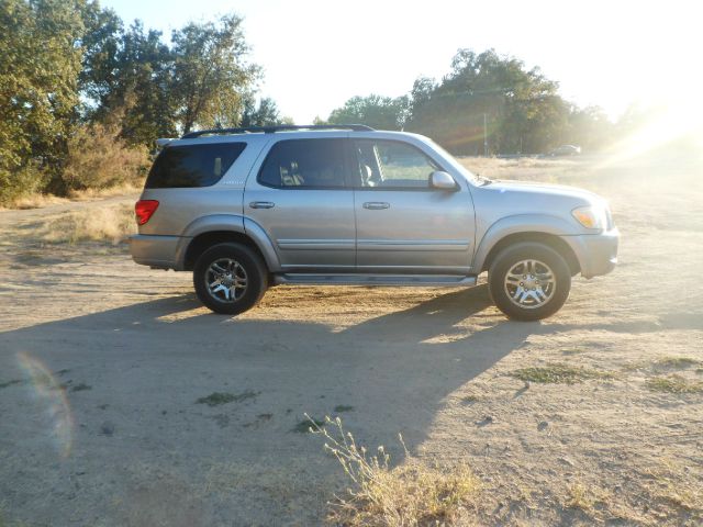 Toyota Sequoia 2006 photo 2
