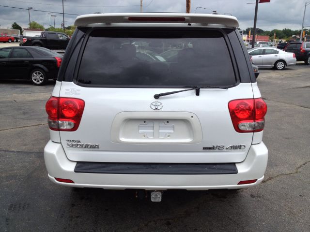 Toyota Sequoia 2006 photo 1